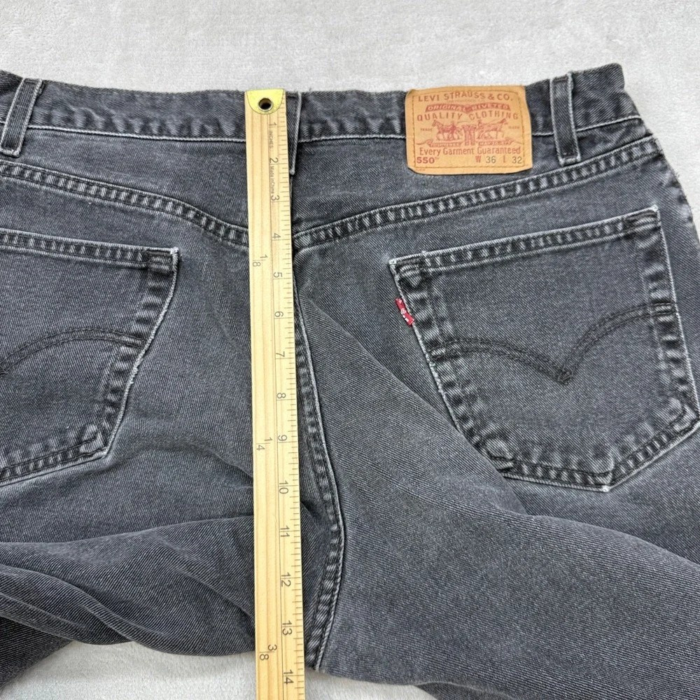 Vintage Levis 550 Relaxed Fit Jeans Mens 36x32 Black Faded Tapered Denim Y2K